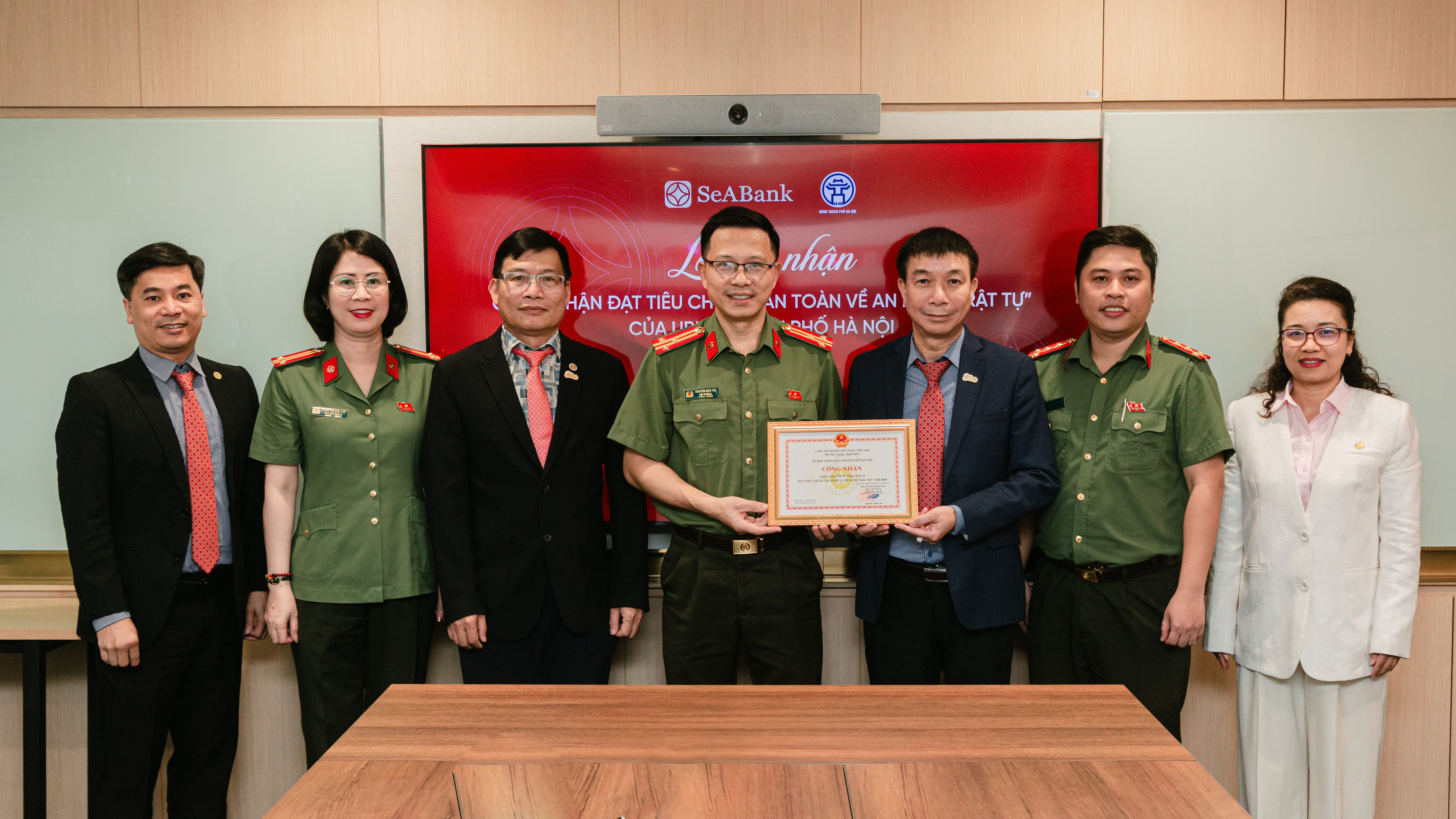 SeABank được UBND TP Hà Nội công nhận đạt tiêu chuẩn “An toàn về an ninh, trật tự” năm 2025