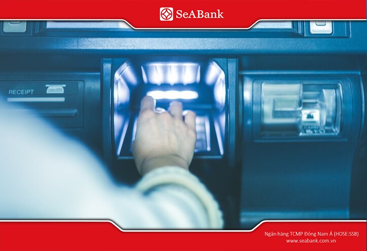 Rút tiền mặt tại máy ATM có thể đi kèm mức phí cao
