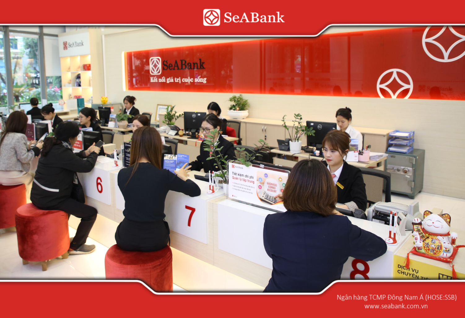 Bạn có thể đến trực tiếp các phòng giao dịch hoặc chi nhánh của SeABank trên toàn quốc để thực hiện giao dịch mua bán ngoại tệ