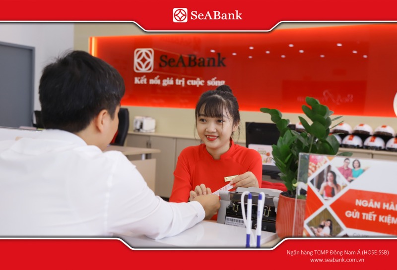 Thanh toán trực tiếp tại quầy của ngân hàng.