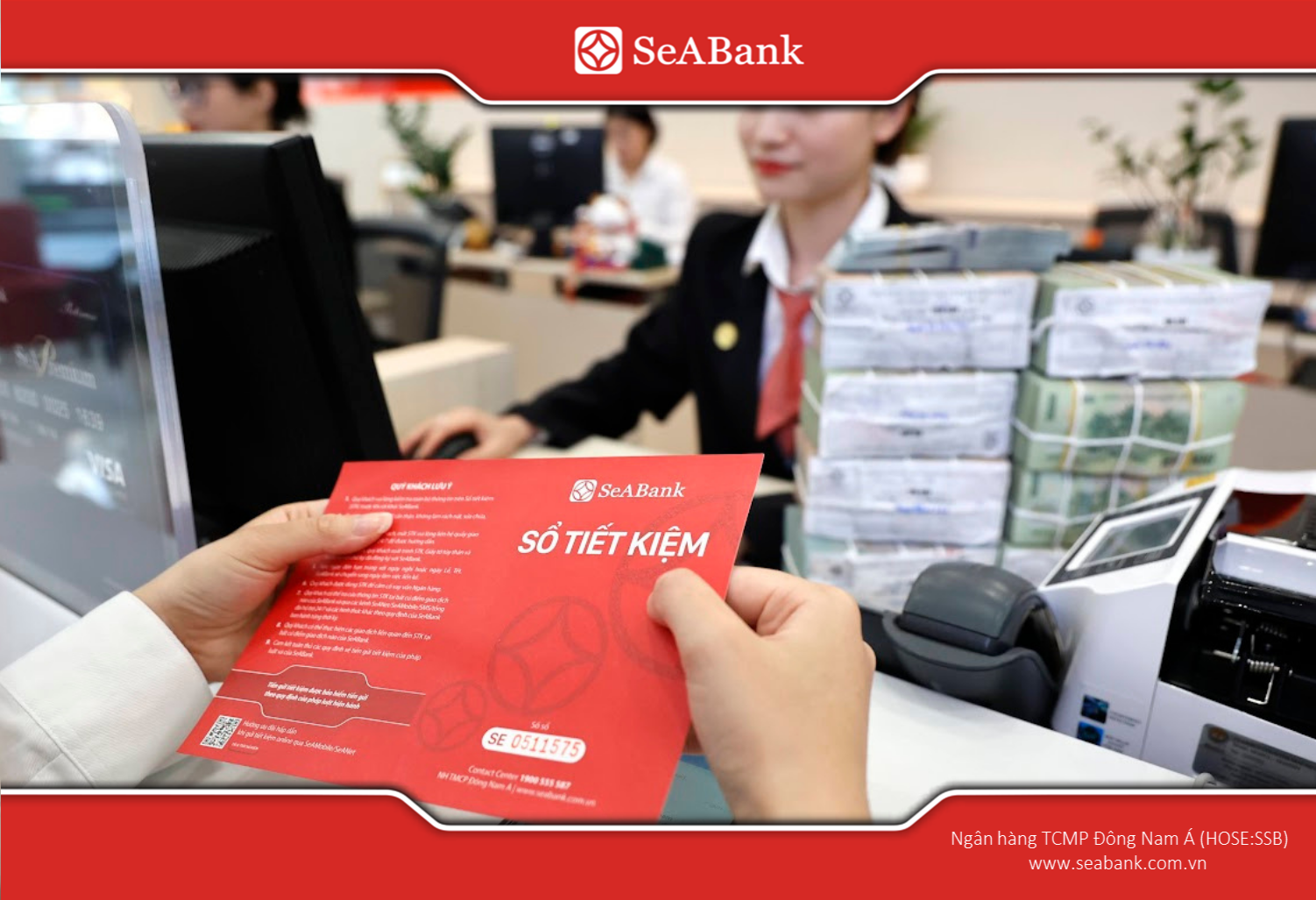 A savings passbook fully records information about the deposit amount, term, and interest rate of the customer