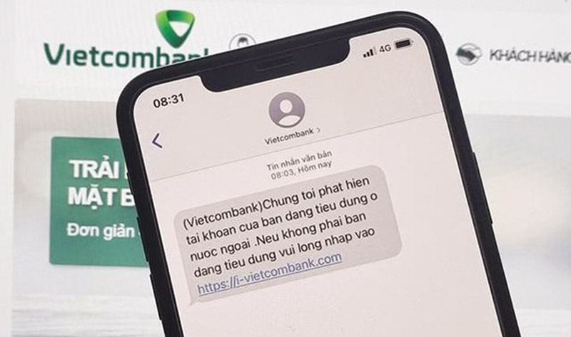 Tài khoản của khách hàng có thể bị rút sạch tiền nếu bạn nhấn vào các đường link lạ giả mạo ngân hàng có chứa virus do kẻ gian gửi đến.