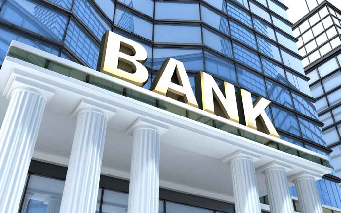 Không nên gửi tiền tiết kiệm tại các ngân hàng nước ngoài vì lãi suất thấp và rủi ro cao.