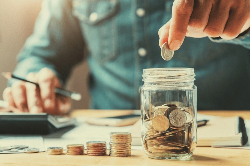 Lọ số 1 là Quỹ chi tiêu cần thiết (NEC) chiếm 55% thu nhập dùng cho các nhu cầu thiết yếu hàng ngày.