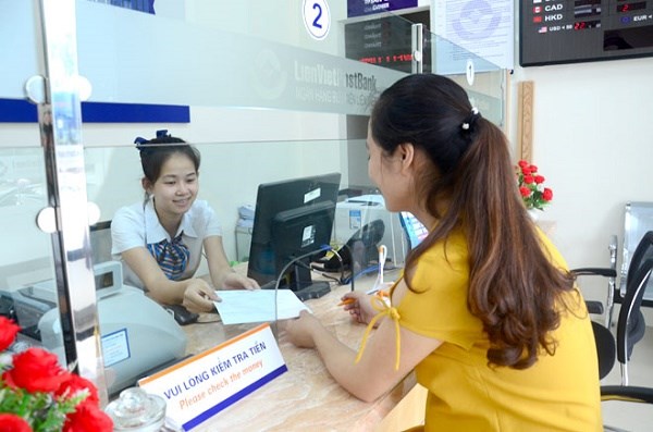 Thanh toán tại điểm thu tiền điện của Công ty Điện lực