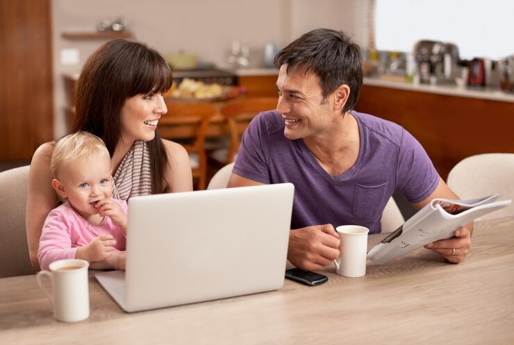 Thường xuyên thảo luận về tài chính giúp hai vợ chồng đưa ra kế hoạch chi tiêu sắp tới phù hợp hơn